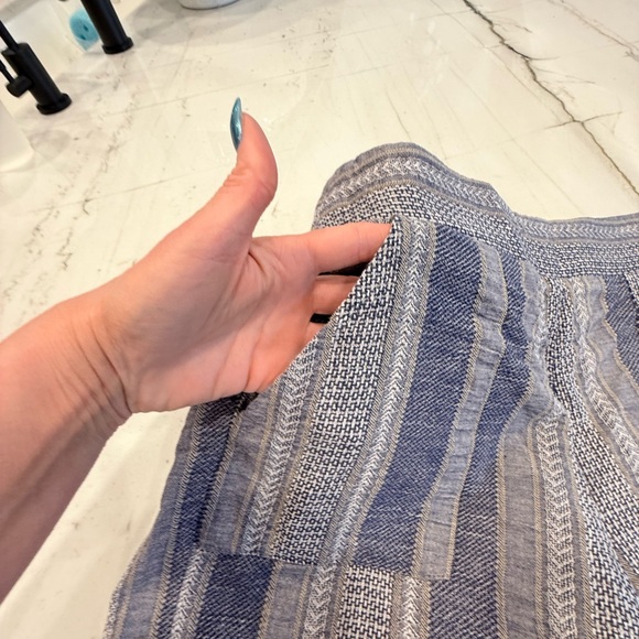 Evereve Blue Striped Shorts - Picture 2 of 8